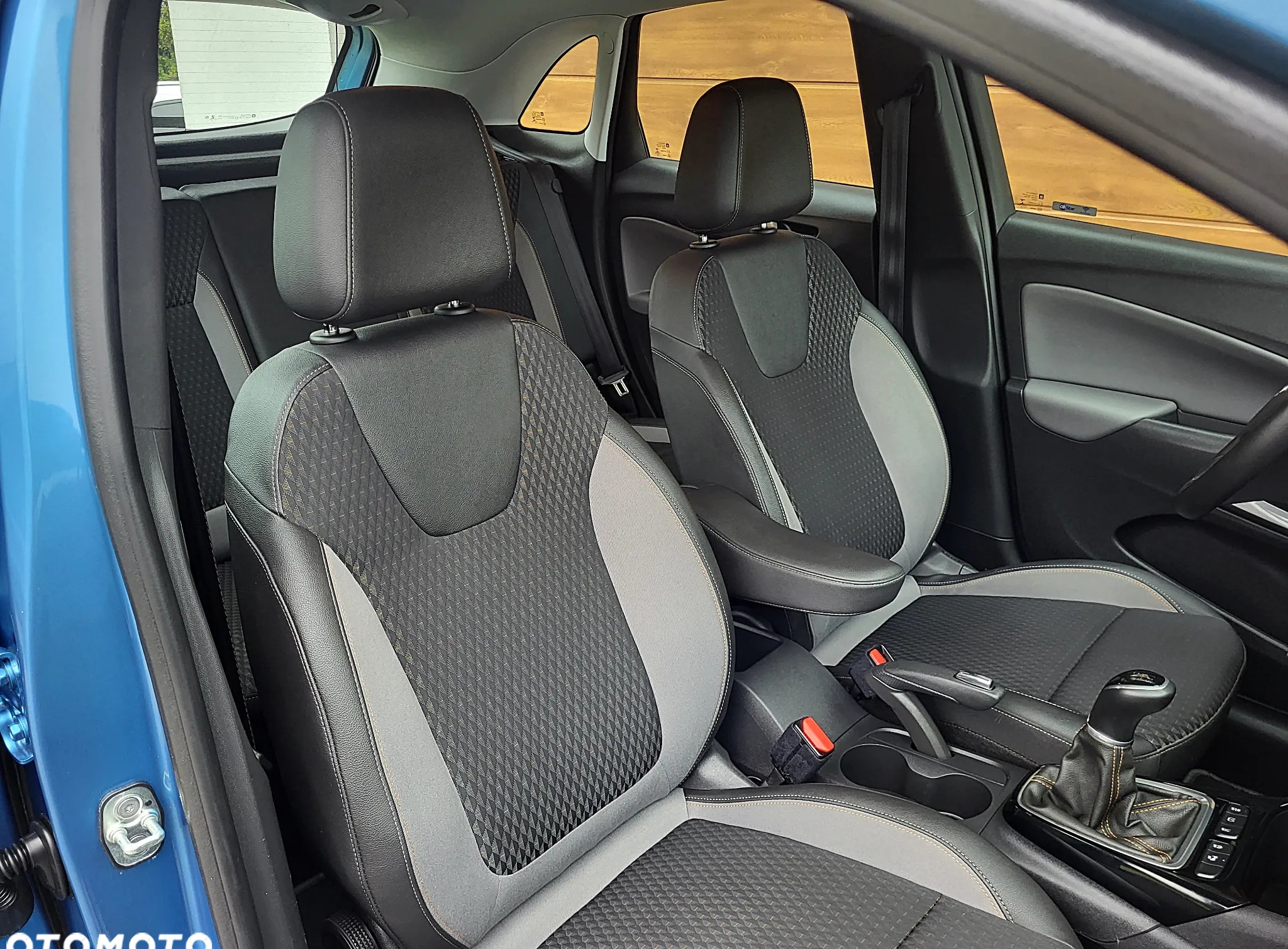 Opel Crossland X cena 59900 przebieg: 72000, rok produkcji 2018 z Rydułtowy małe 301